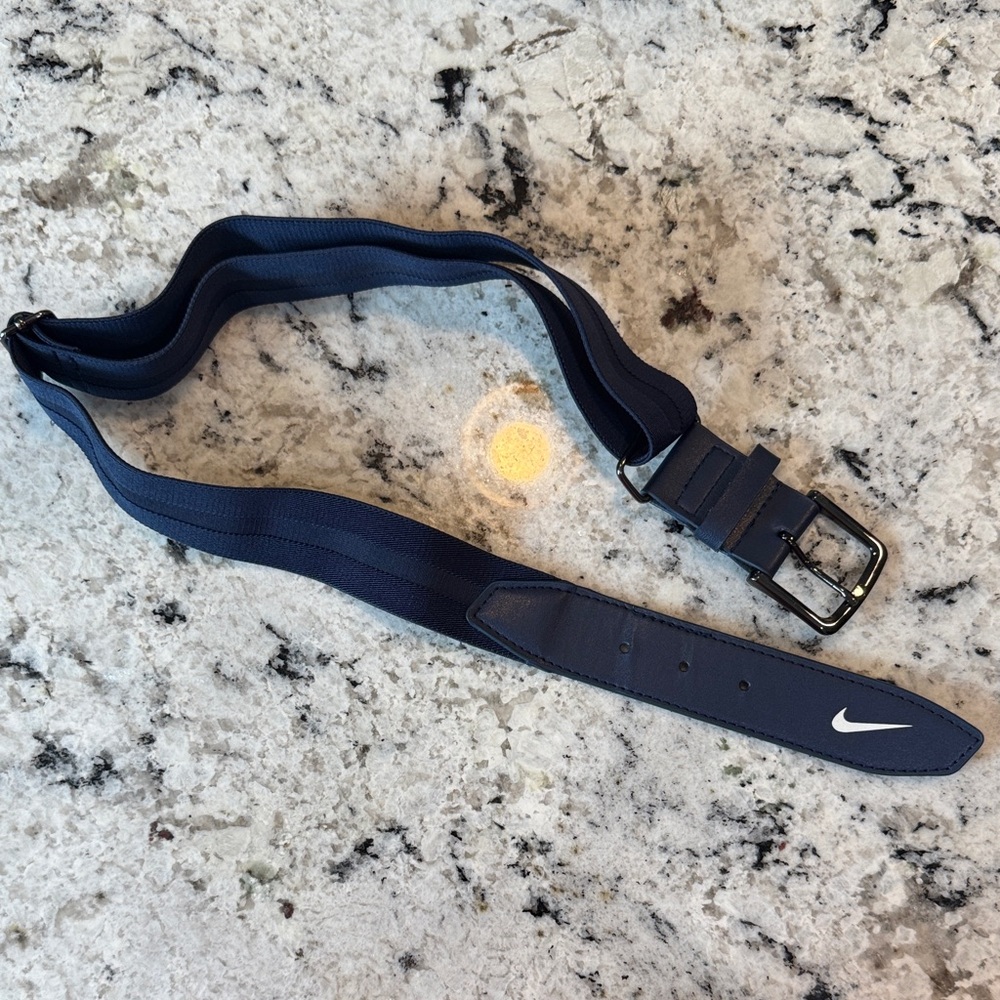Nike Men's Dark Blue Belt